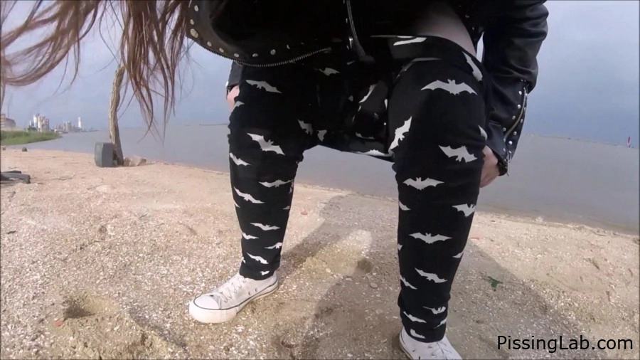 Cute Teen Pissing On Beach - piss orgasms (MPEG-4, 307 MB, 2025) - stream dripping during pee