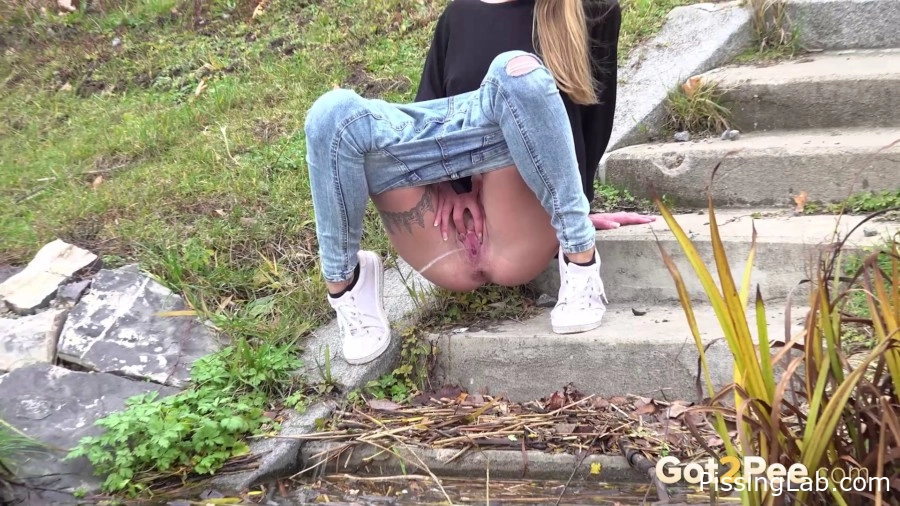 Urine Relief on Riverside - with lovely cutie Claudia Macc 118 MB