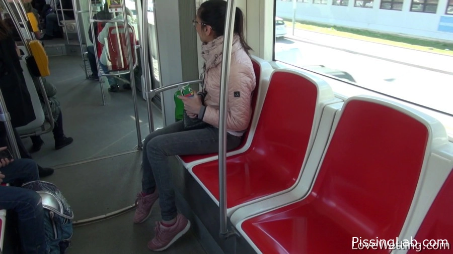 Travelling With Ashley - bold pee (MPEG-4, 1.61 GB, 2025) - body reacts with pee