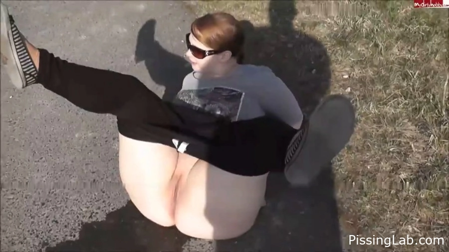 with gentle hottie sexyvenushuegel - Piss with a view of the Brocken - 2025 (full bladder slave | wet thighs pee)