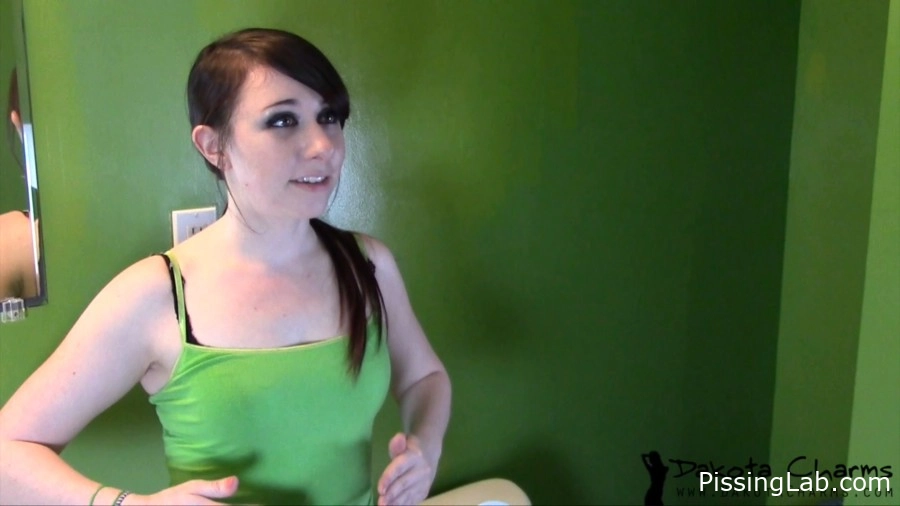 Dakota bot pee malfunction - 2025 (amateur accidental wetting | relaxed pissing)