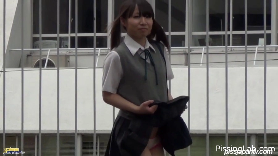 Smiles, Walks And Pee-Stained Panties - sweet urinate (MPEG-4, 535 MB, 2025) - quick piss wave