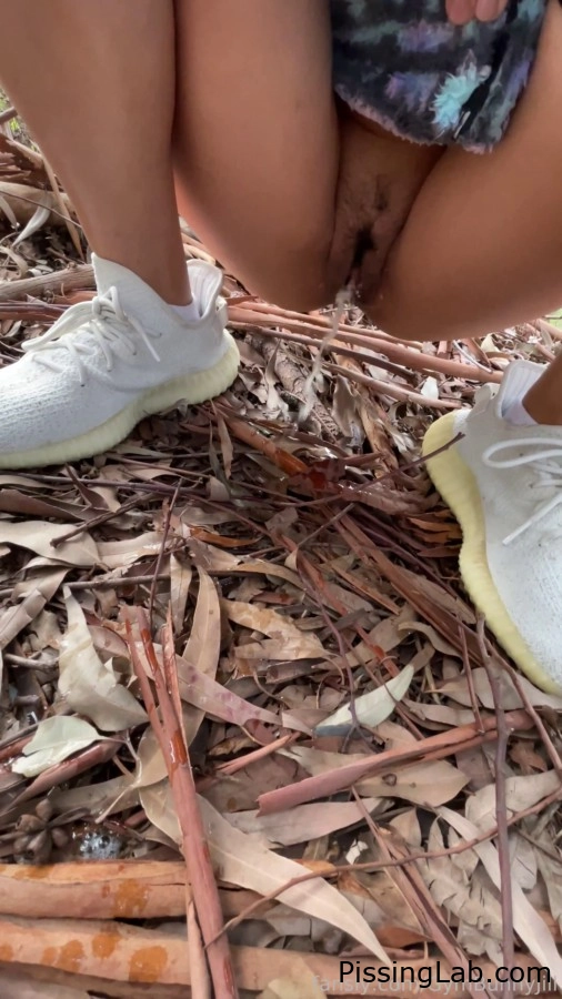 GymBunnyJill PissVideos 1 - pee girl (MPEG-4, 109 MB, 2025) - video pee desperation