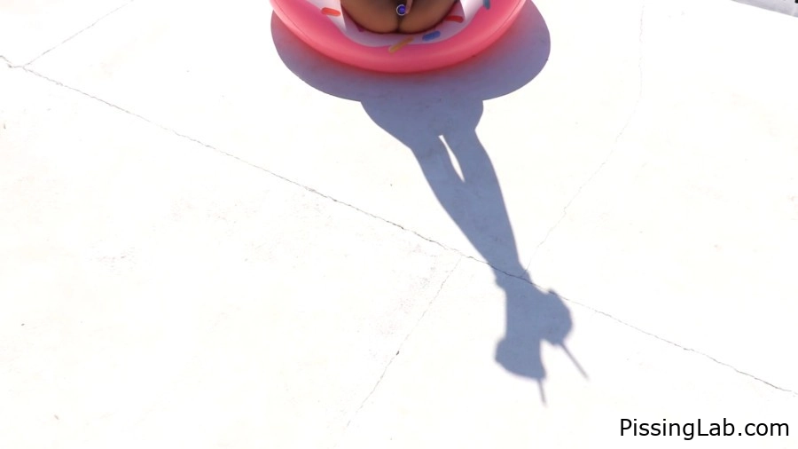 with steamy vixen Maria - Bikini Star - 2025 (bladder wave mood | girl piss)