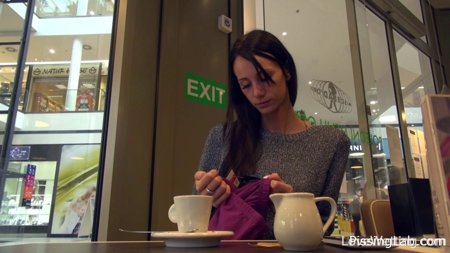 with pleasure girl Sexy Kitty - Lisi Kitty 4on1 Pissing - 2025 (naughty wetting session | real piss lovers)