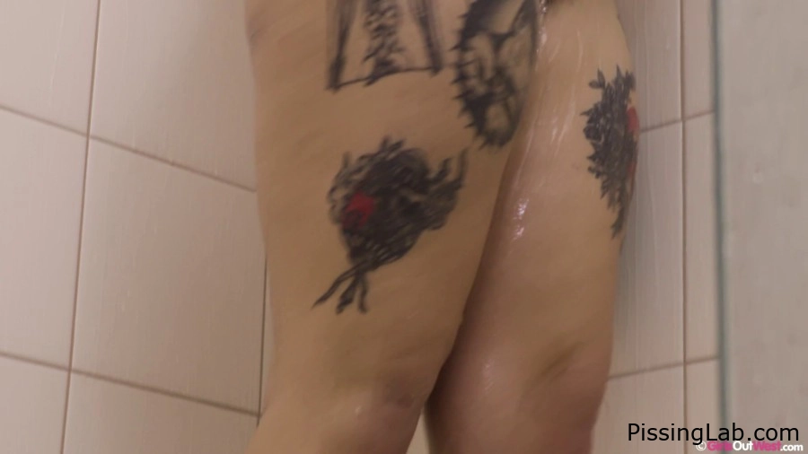 Violet Devine - Born To Shine - piss sub (MPEG-4, 734 MB, 2025) - Piss Her Dry