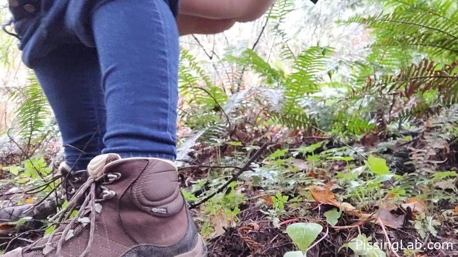 Laura - Pissing Compilation - pee art (MPEG-4, 295 MB, 2025) - soaked-like-a-trophy in piss