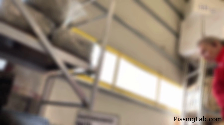 Eden Ivy - Waka Waka Blacks Are Coming Goes Wet - peeing play (MPEG-4, 553 MB, 2025) - pee river amateur