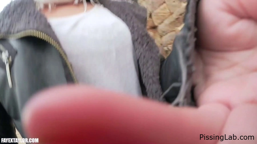 Faye Taylor - Carpark - raw piss (MPEG-4, 179 MB, 2025) - wet pissing power